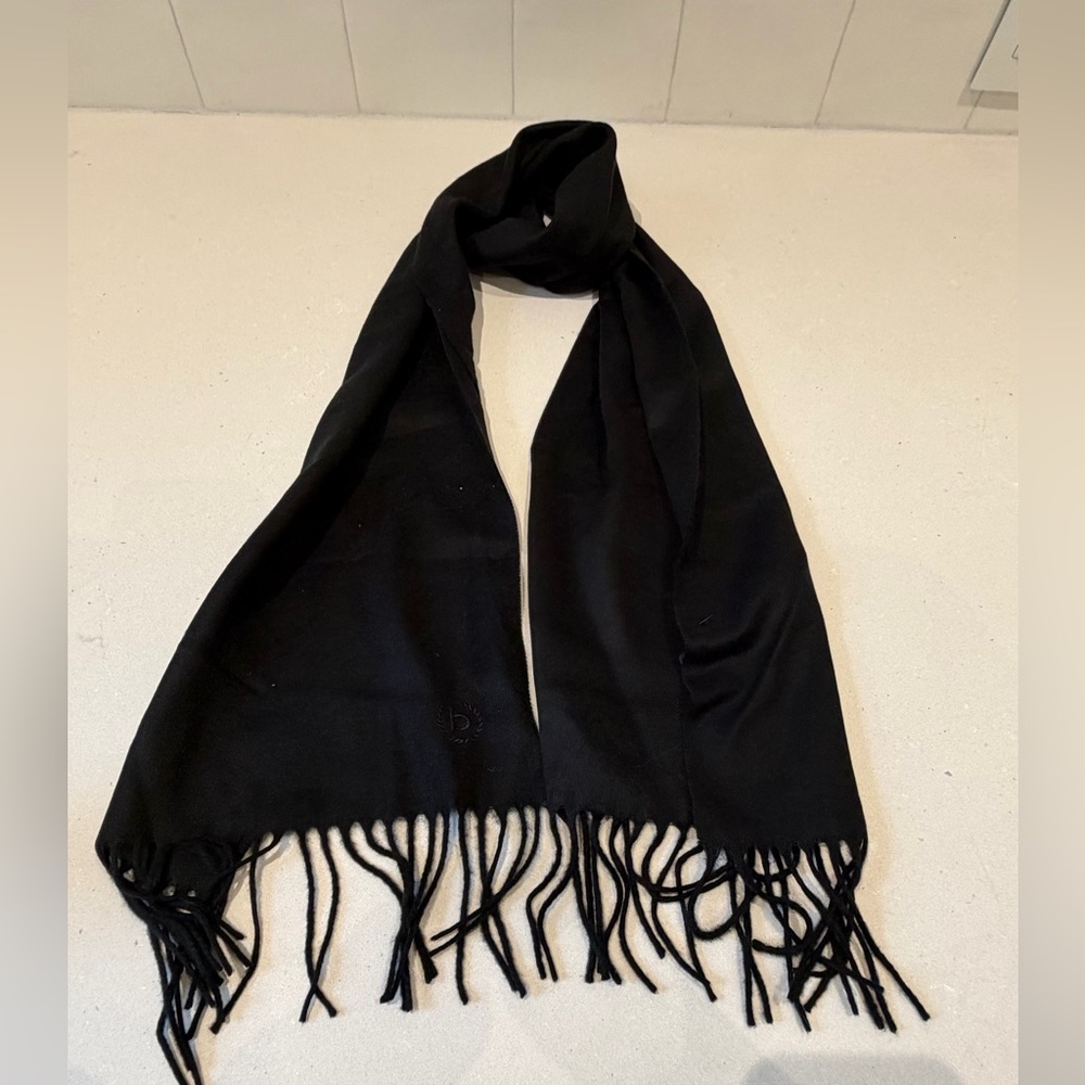NWT Bugatti Classic Black Scarf
